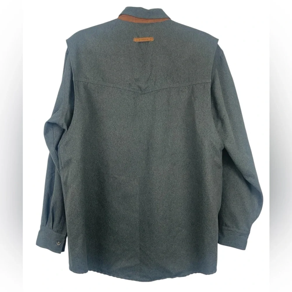 Schnees rifleman flannel shacket in grey w/leather trim collar. Size large GUC - Picture 6 of 11
